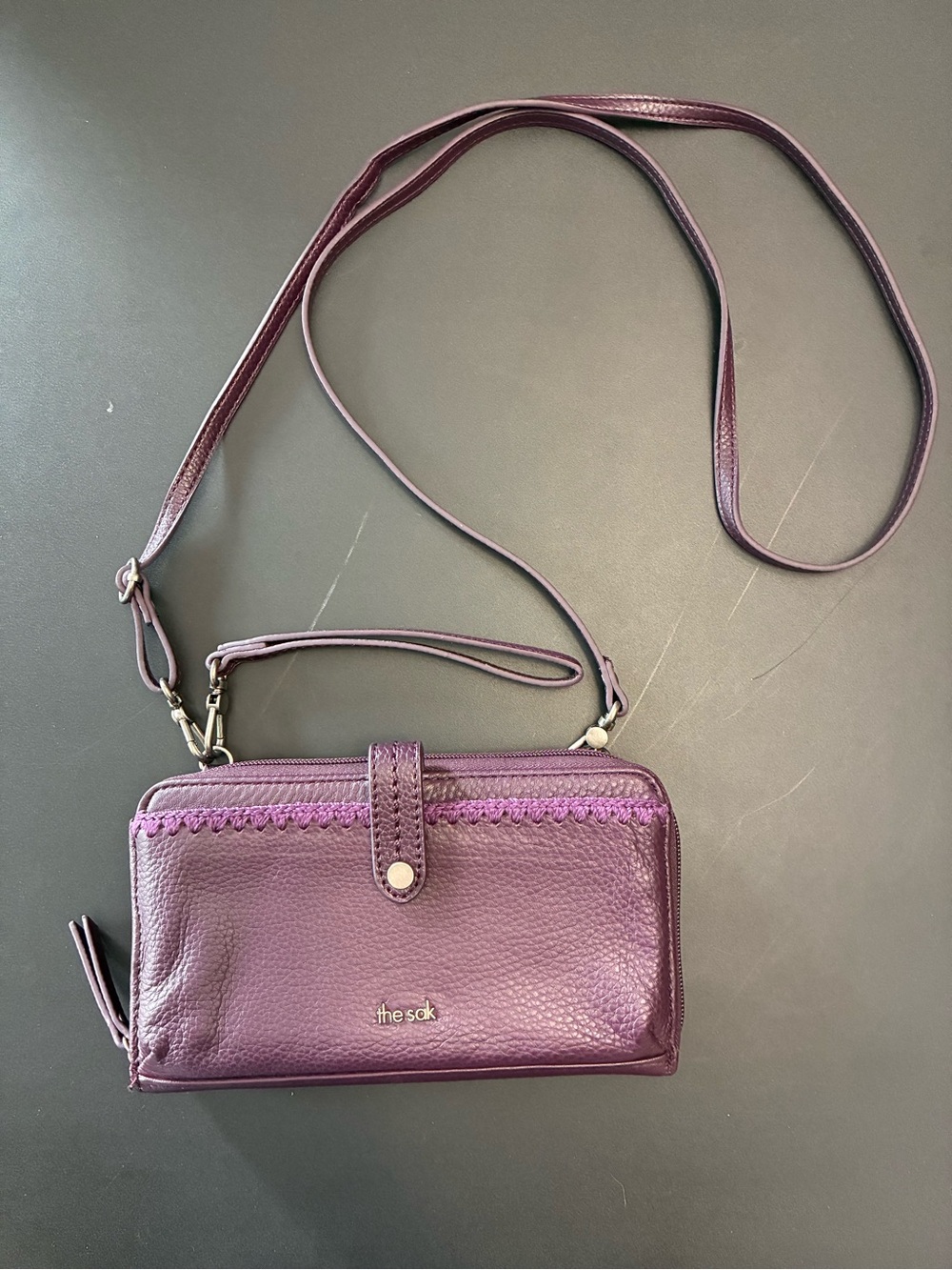 The Sak Iris Crossbody Wallet Wristlet Clutch Cellphone Purse Leather Purple